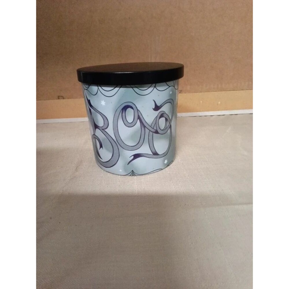 3 wick candle
